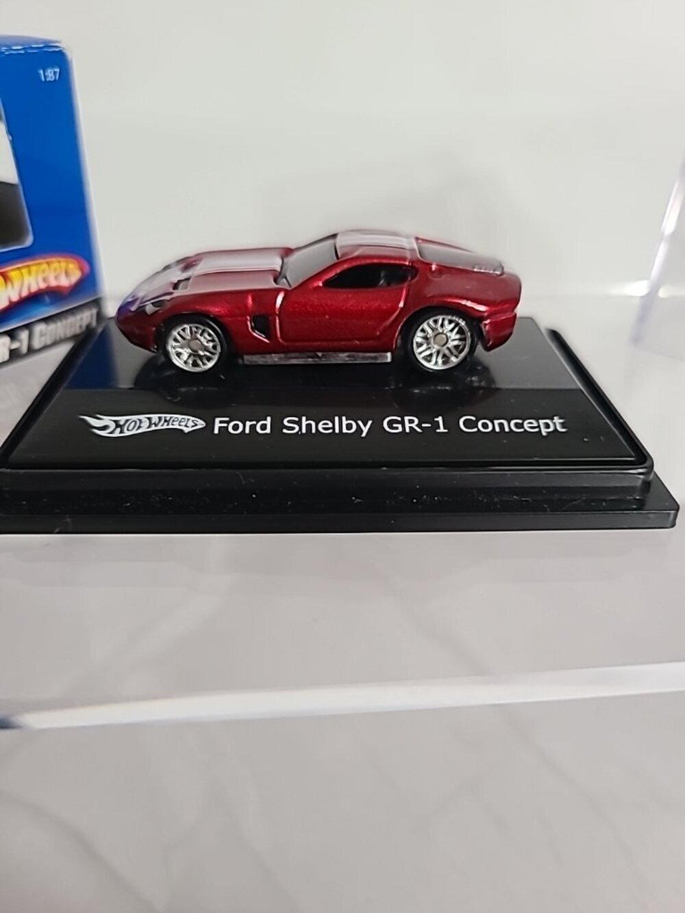 Ford Shelby GR-1 Concept 1:87 Red with Display Case Hot Wheels - Picture 15 of 16